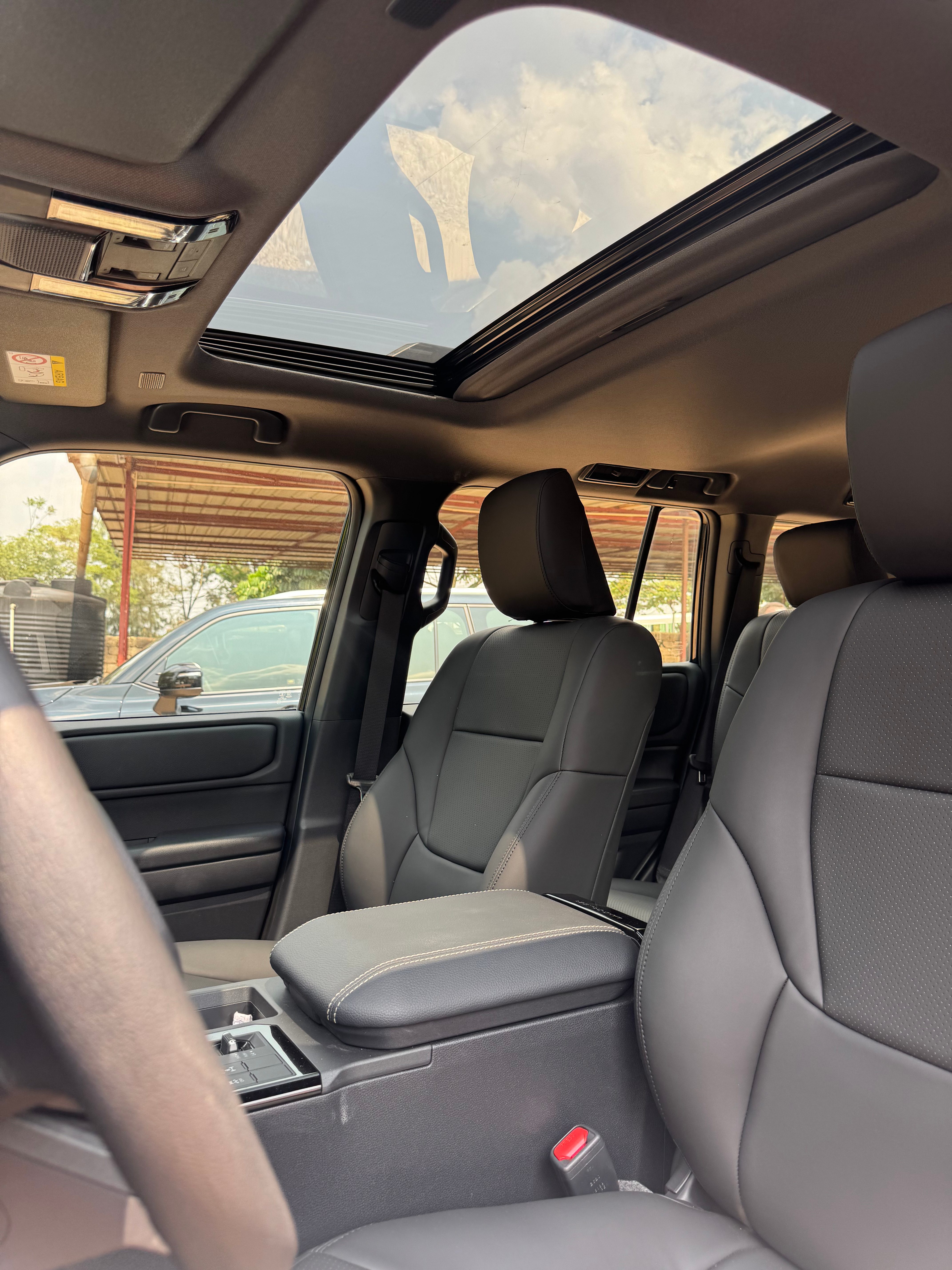 Land Cruiser 250 Series view 4