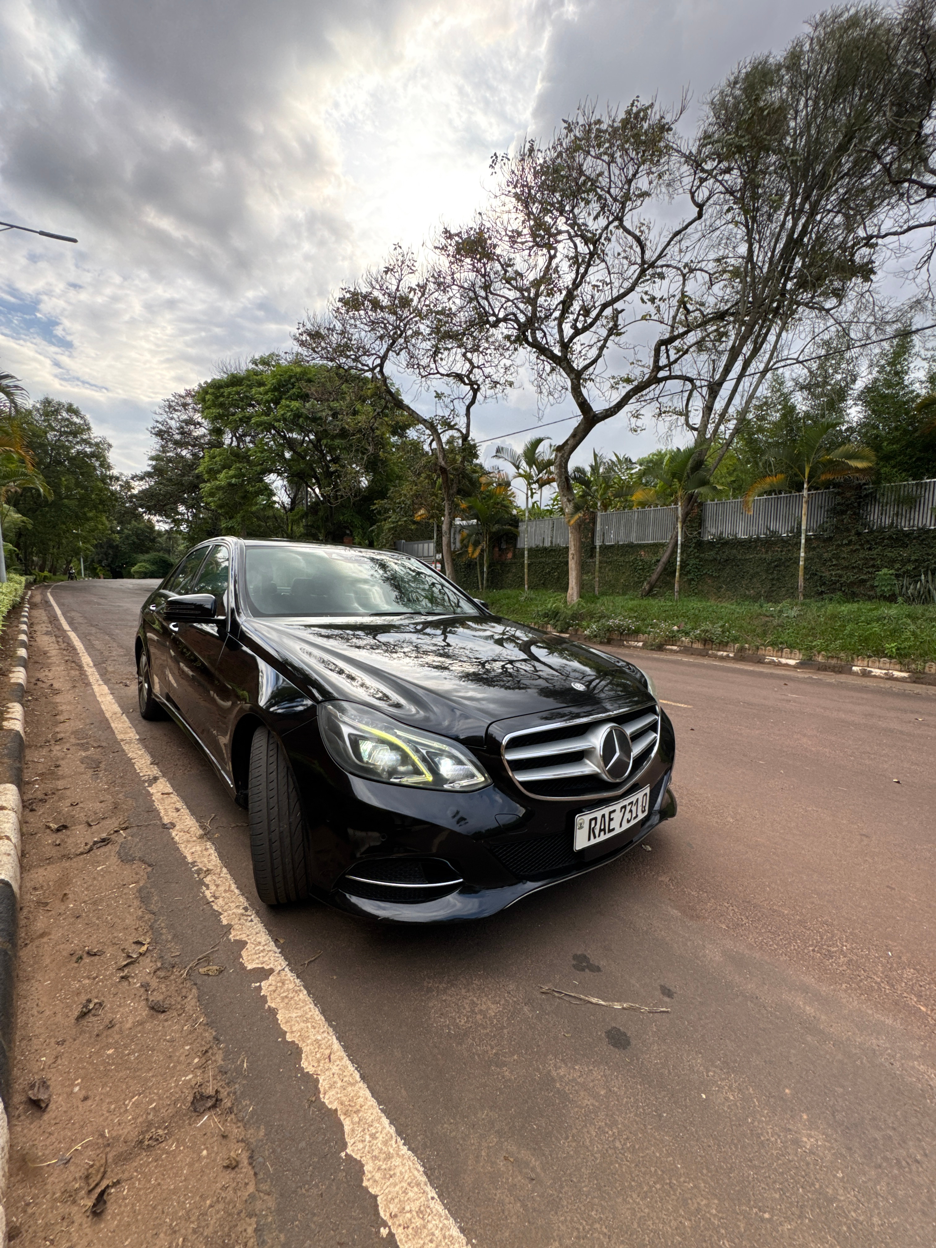 Mercedes-Benz E-Class view 4